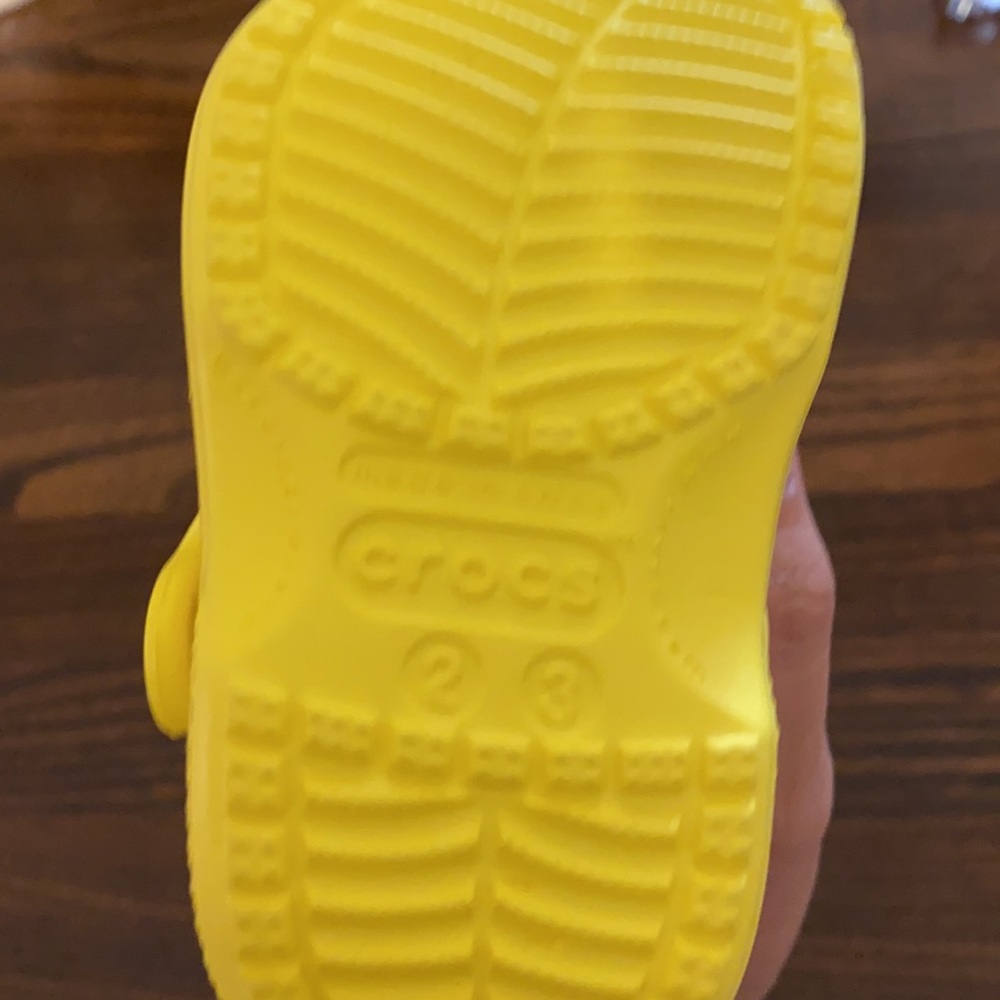 Mini Crocs - Picture 4 of 4